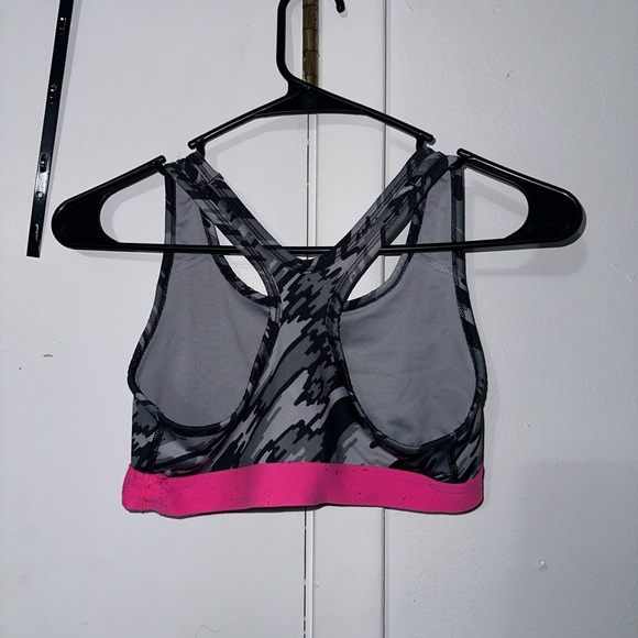 Nike sports bra - Picture 2 of 3